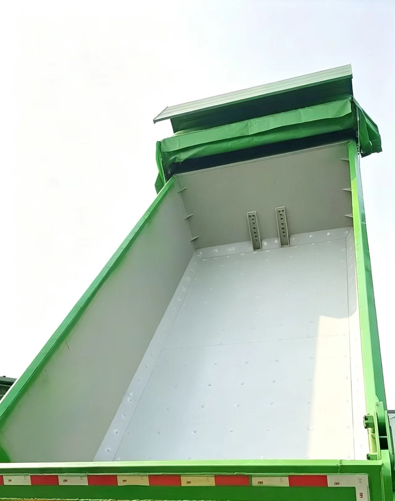自卸車滑板（車底板）